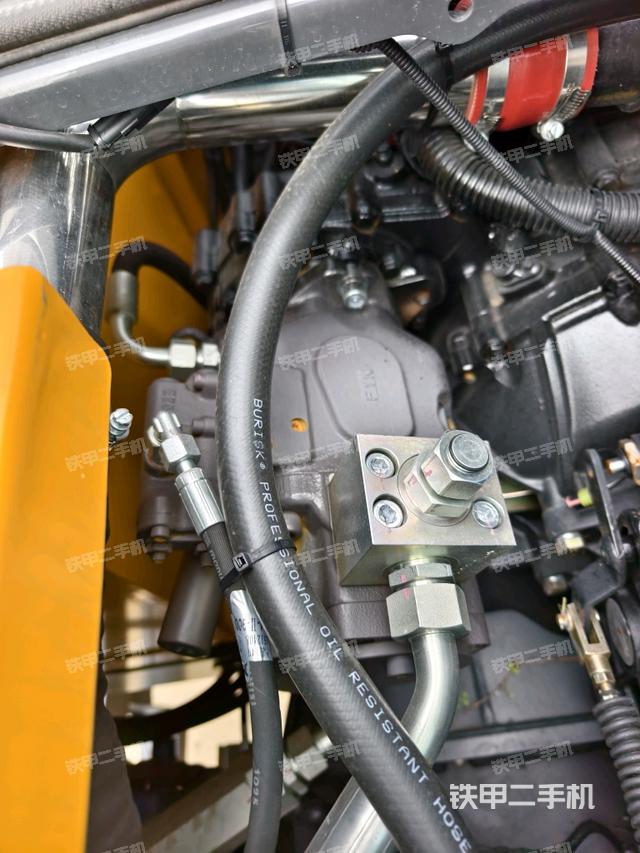 液壓泵室（大件艙室）