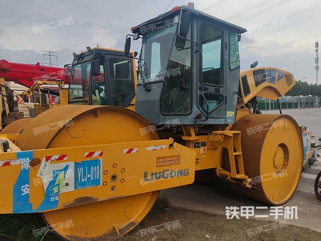 柳工CLG6324压路机