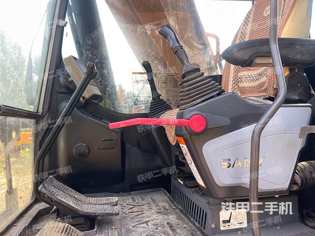 驾驶室整体（整机外观）