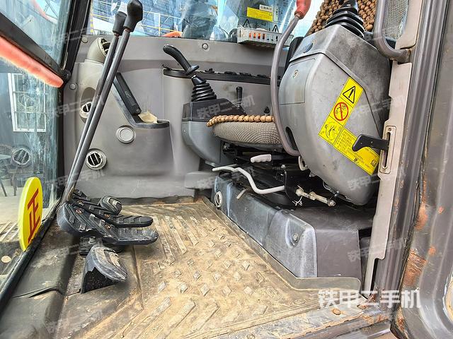 驾驶室整体（整机外观）