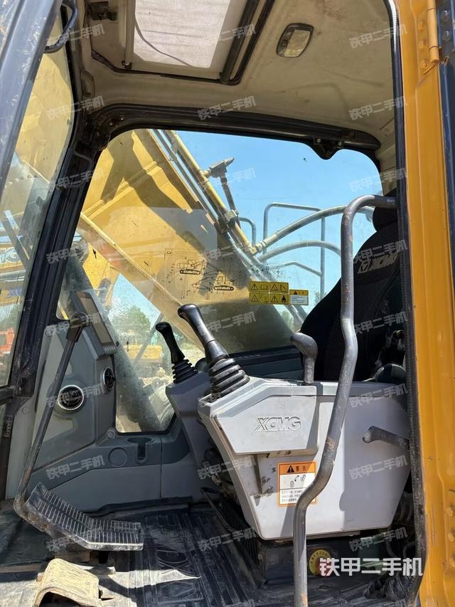 驾驶室整体（整机外观）