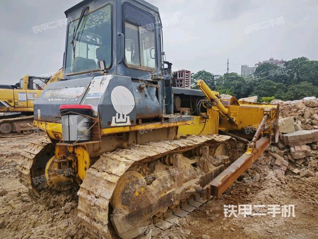 整機右后45°（設備外觀及核心部件）