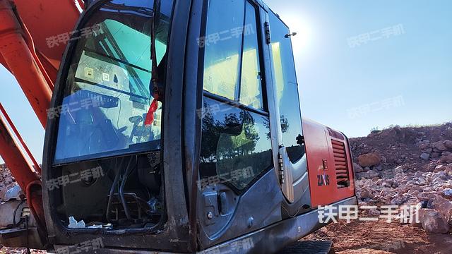 駕駛室整體（整機(jī)外觀）