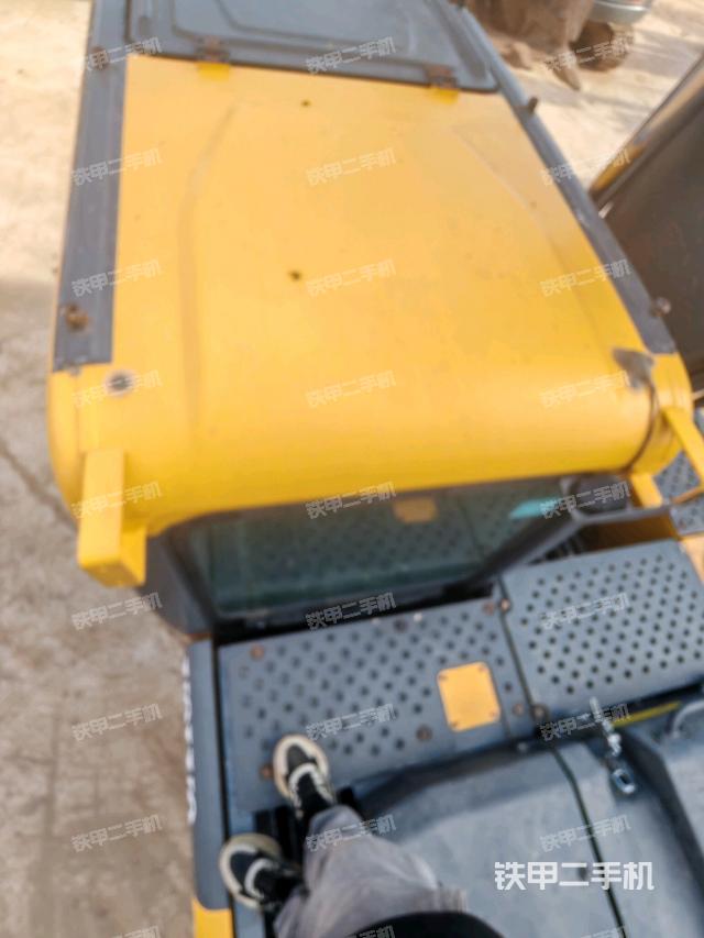 驾驶室顶部（整机外观）