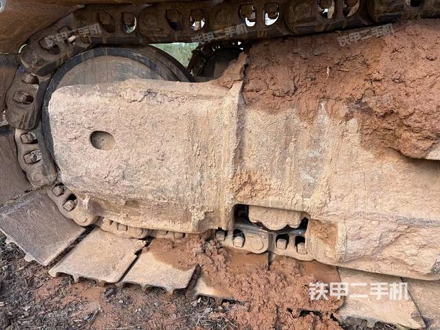 右側(cè)履帶整體(行走機(jī)構(gòu)) 右側(cè)履帶整體(行走機(jī)構(gòu))