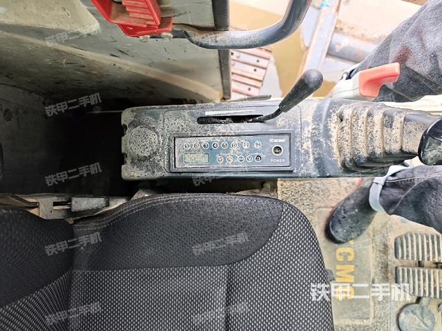 座椅左側(cè)控制臺(tái)/音響/含左手柄（駕駛室部分）