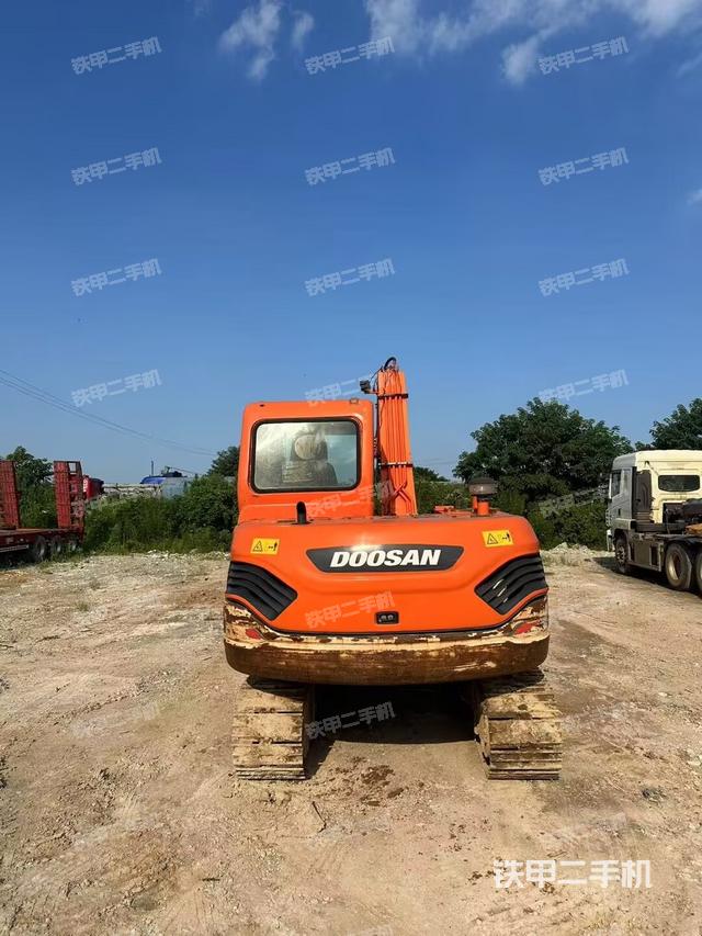 駕駛室頂部（整機(jī)外觀）