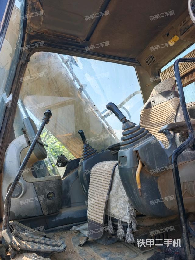 驾驶室整体（整机外观）