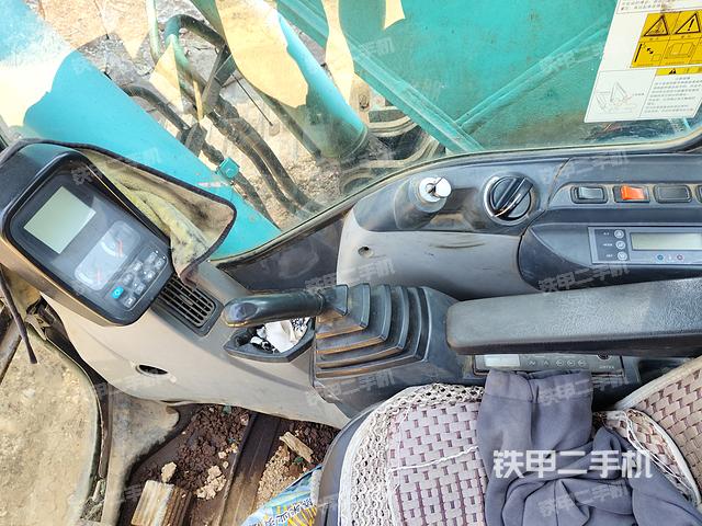 驾驶室整体（整机外观）