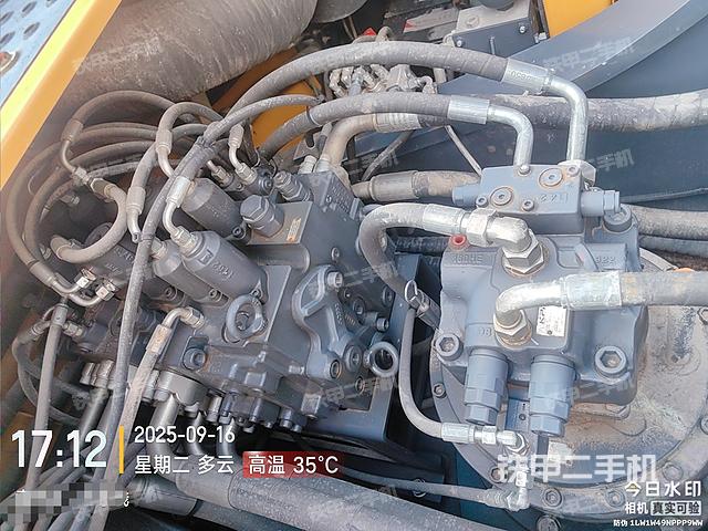 回轉(zhuǎn)馬達(dá)和主控閥（整機(jī)外觀）