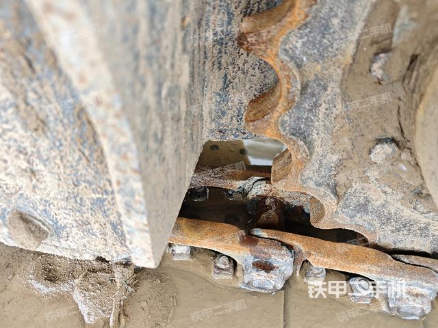 右側(cè)履帶整體?（行走機(jī)構(gòu)）