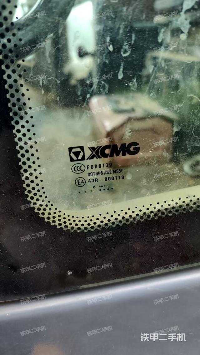 驾驶室外顶全景（压路机驾驶室）