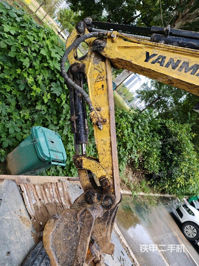 小臂整体左后（工作和回转装置）