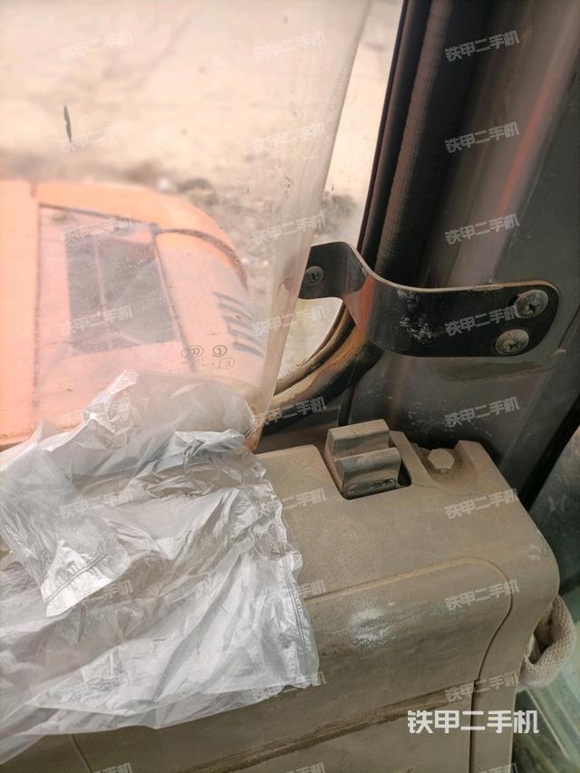 后窗玻璃角標(biāo)（駕駛室部分）