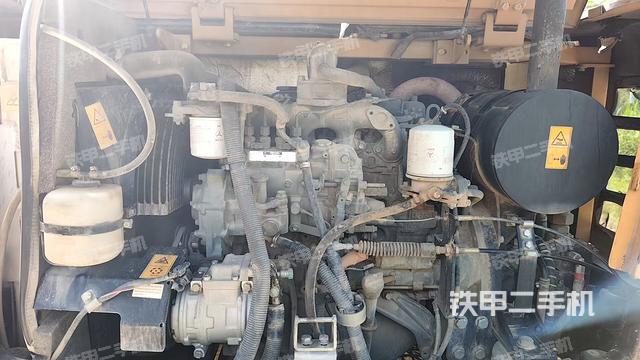 发动机室（上车部件）