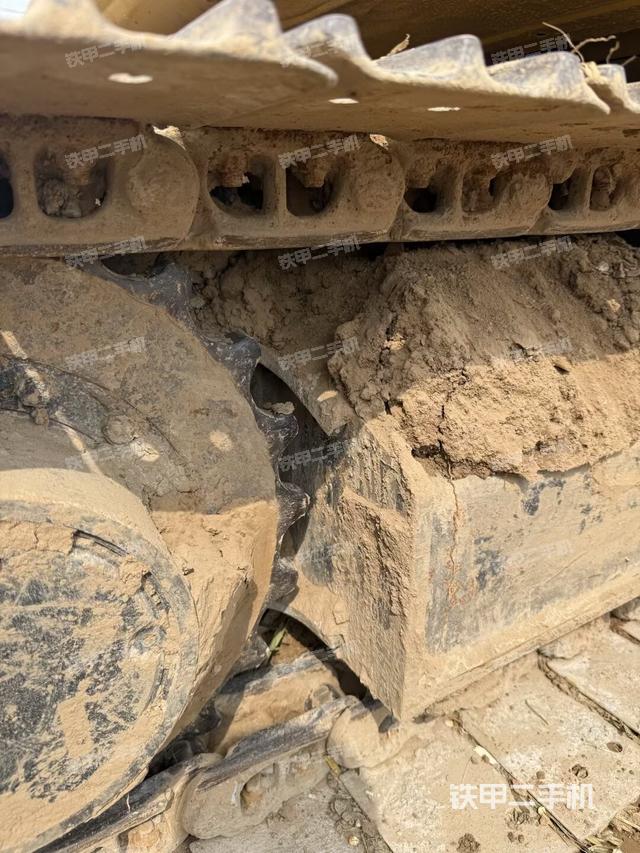 單側(cè)履帶整體（整機(jī)外觀）