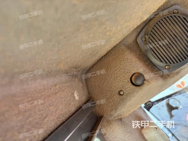 右側(cè)玻璃角標(biāo)(駕駛室部分) 右側(cè)玻璃角標(biāo)(駕駛室部分)