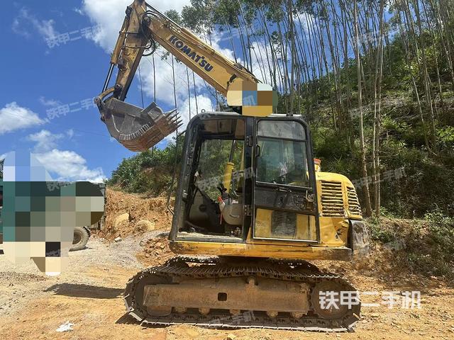 驾驶室整体(整机外观) 驾驶室整体(整机外观)