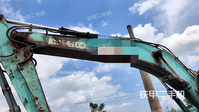 大臂油缸整体 竖拍（工作和回转装置）