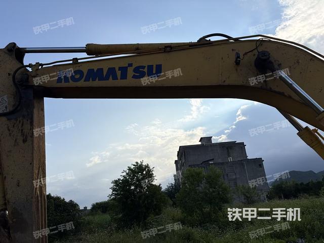 大臂整體?右側(cè)(工作和回轉(zhuǎn)裝置) 大臂整體?右側(cè)(工作和回轉(zhuǎn)裝置)