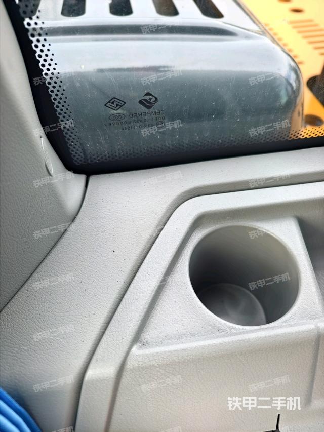 后窗玻璃角標(biāo)（駕駛室部分）