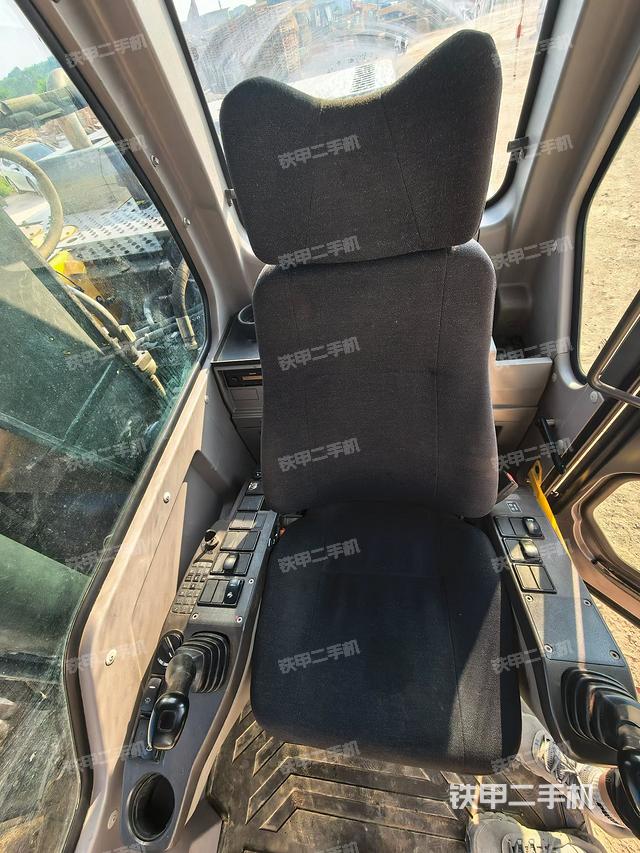 驾驶室整体（整机外观）