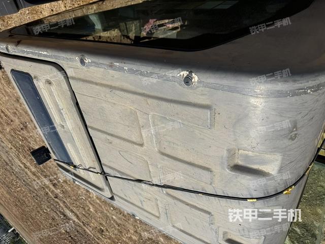 駕駛室頂部（整機外觀）