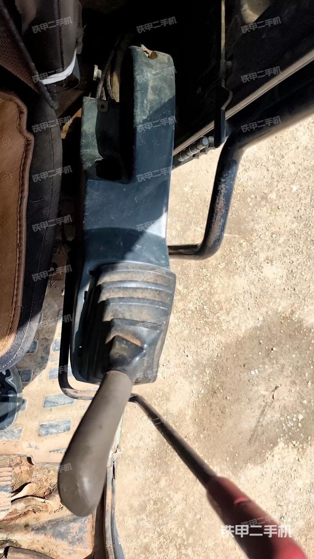 后窗玻璃角标（驾驶室部分）