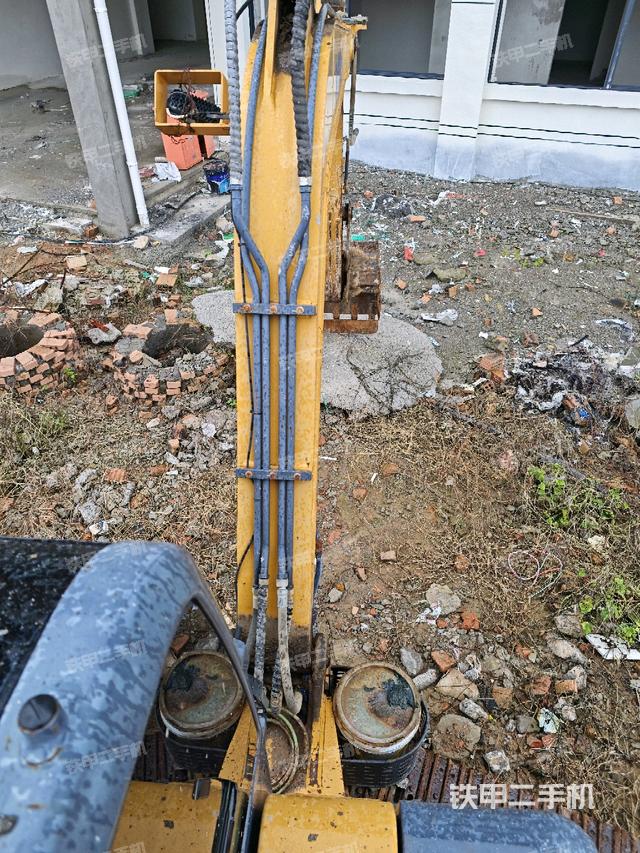 大臂背部俯視（工作和回轉(zhuǎn)裝置）