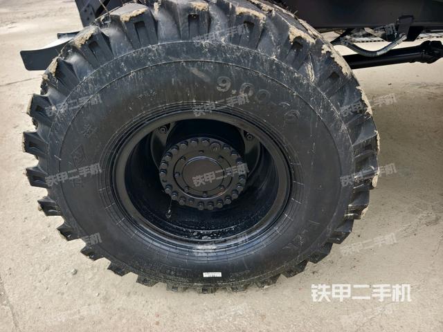 右驅(qū)動(dòng)輪（行走機(jī)構(gòu)）