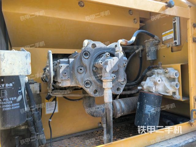 電瓶（大件艙室）