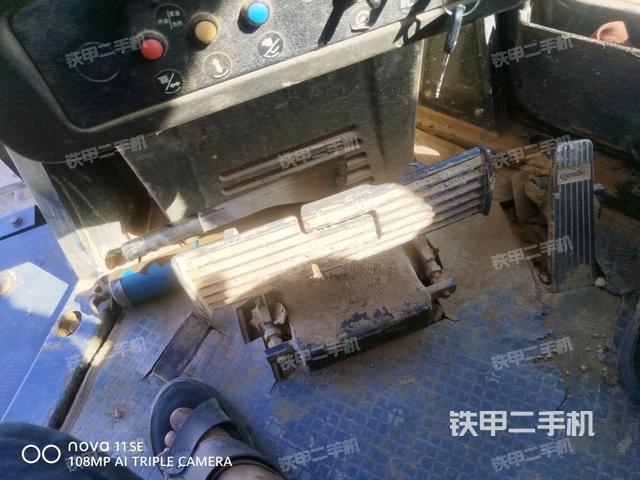 操作手柄左（推土機(jī)駕駛室）