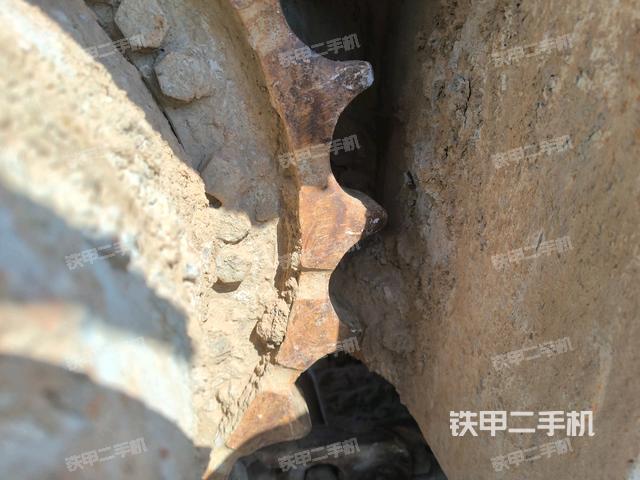 左驅(qū)動(dòng)輪（行走機(jī)構(gòu)）