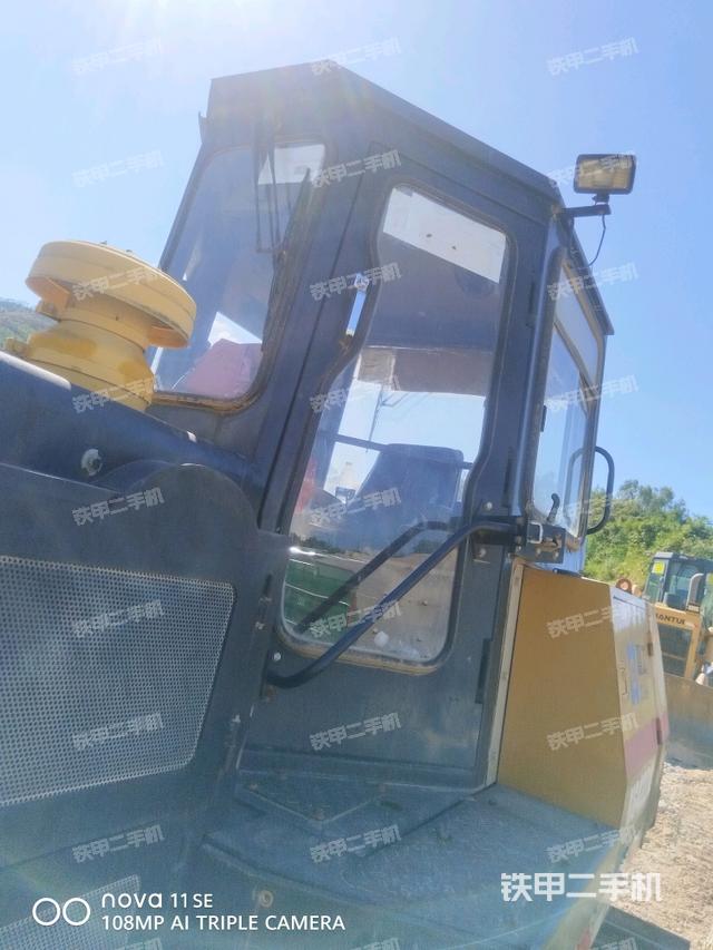 駕駛室右側(cè)全景照（推土機(jī)駕駛室）