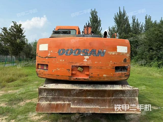 驾驶室顶部（整机外观）