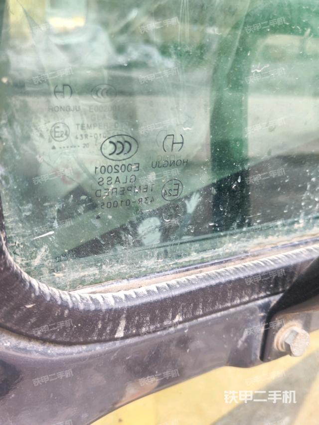 駕駛室正側(cè)（駕駛室部分）