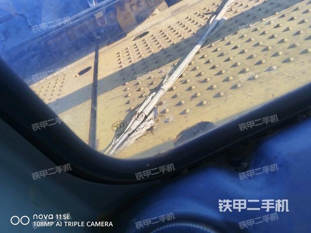 后窗玻璃角标（驾驶室部分）