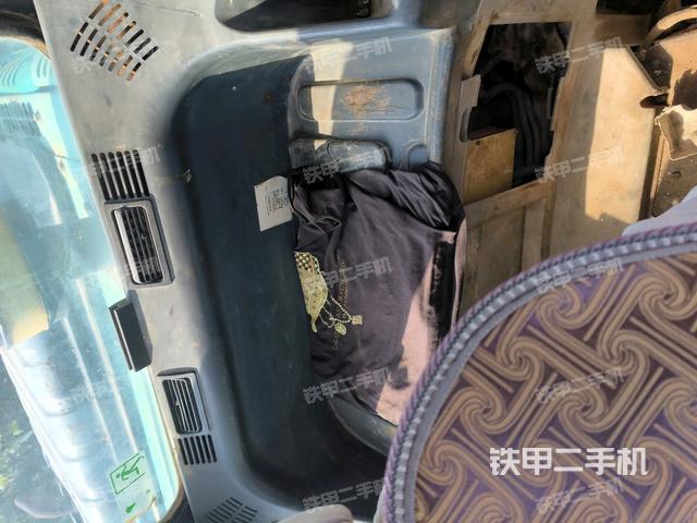 后窗玻璃角標（駕駛室部分）