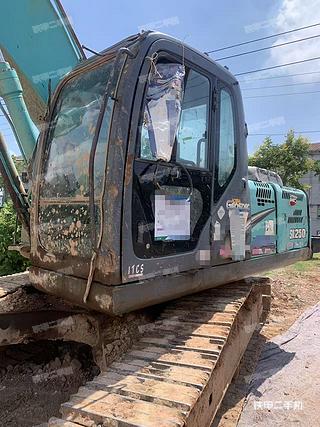 神鋼SK210挖掘機实拍圖片