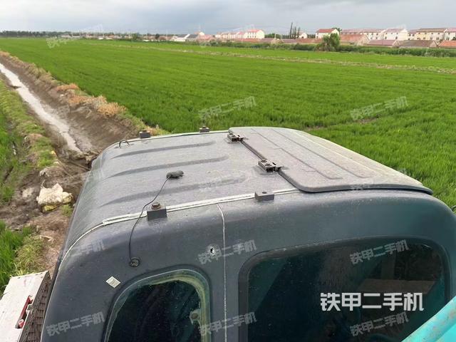 驾驶室顶部（整机外观）