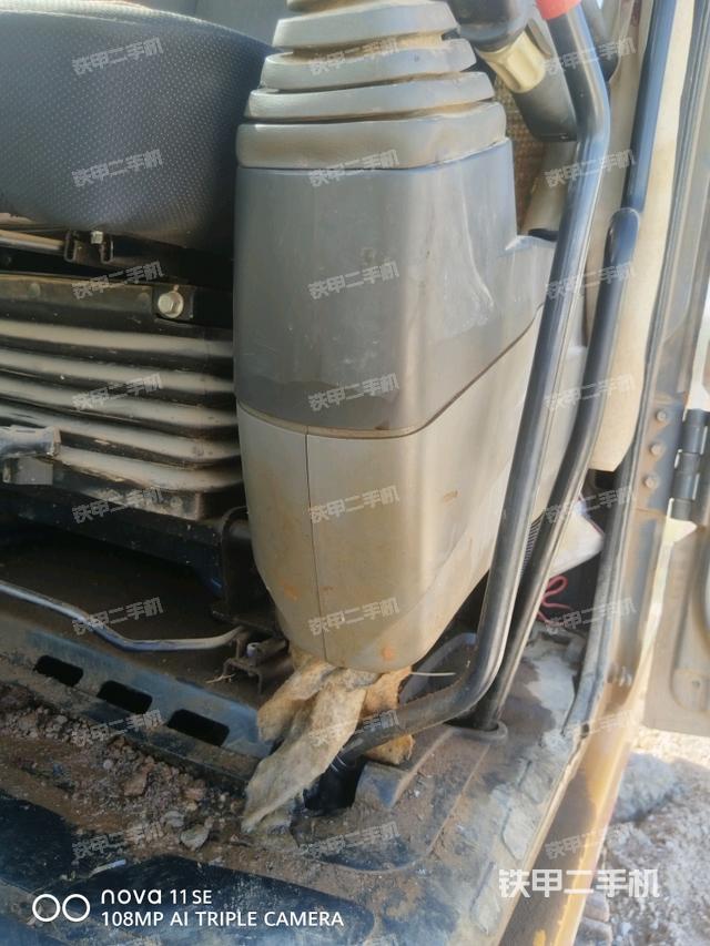 右侧玻璃角标（驾驶室部分）