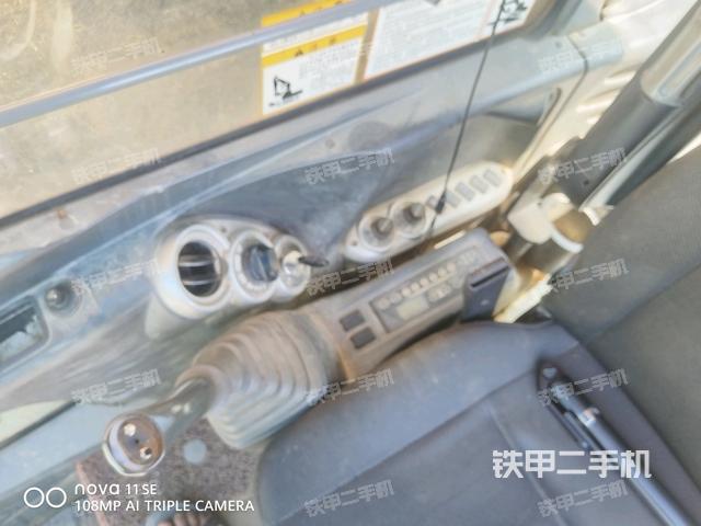 座椅左侧控制台/音响/含左手柄（驾驶室部分）