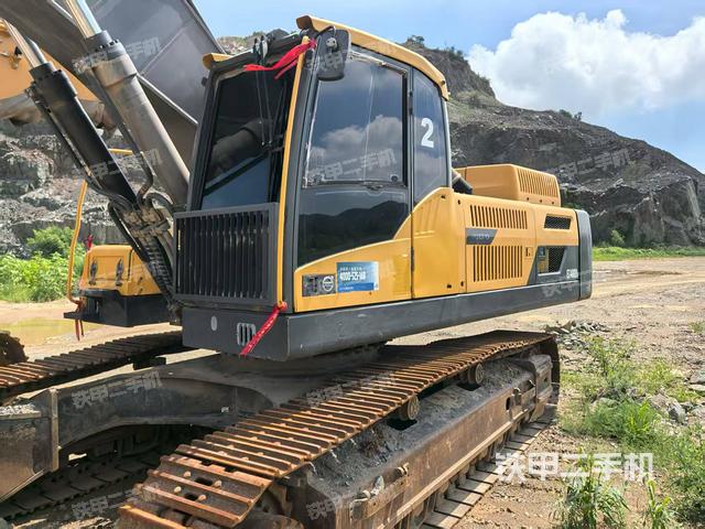 駕駛室整體（整機(jī)外觀）