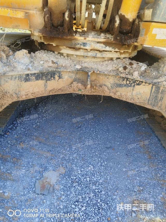 转盘和下车架正前（工作和回转装置）