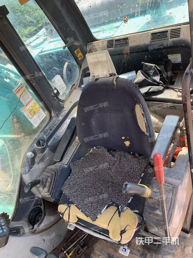 驾驶室整体（整机外观）