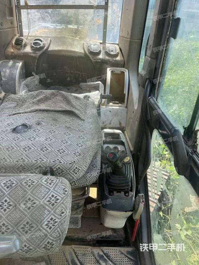 驾驶室整体（整机外观）