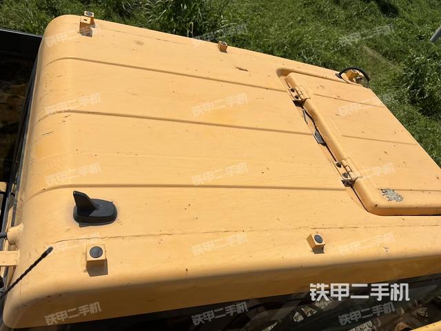 驾驶室顶部（整机外观）