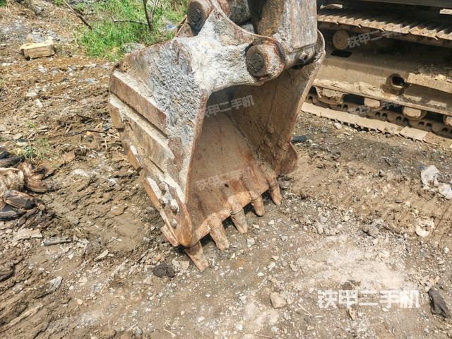 小臂整體右前（工作和回轉裝置）