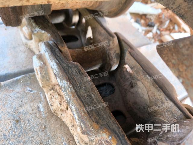 右側(cè)行走馬達蓋板（行走機構(gòu)）