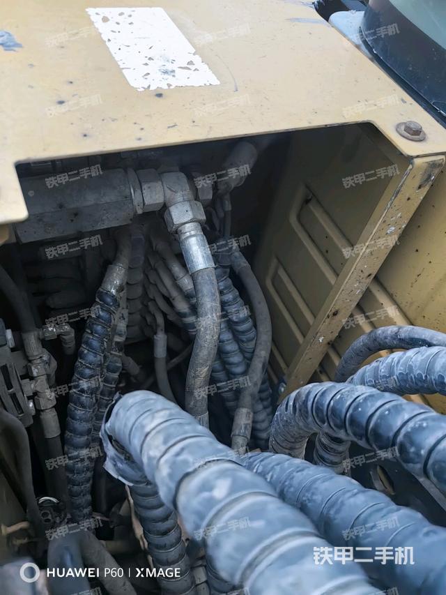 回转马达和主控阀（整机外观）